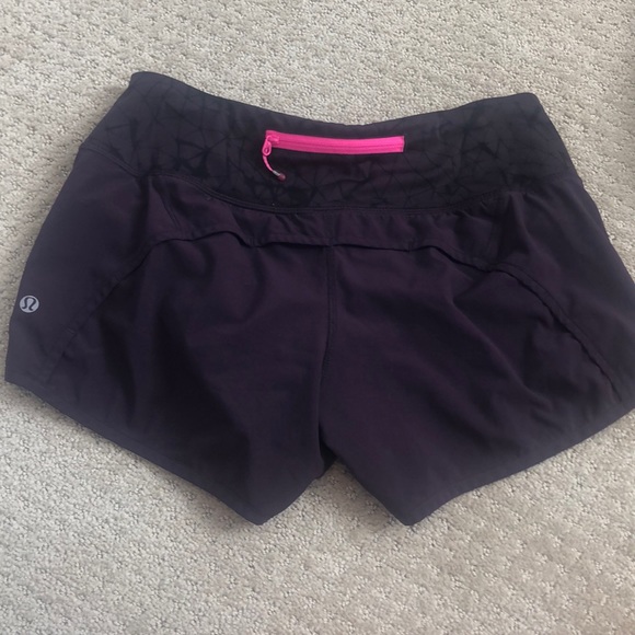 Lululemon Shorts size 4 - Picture 2 of 3